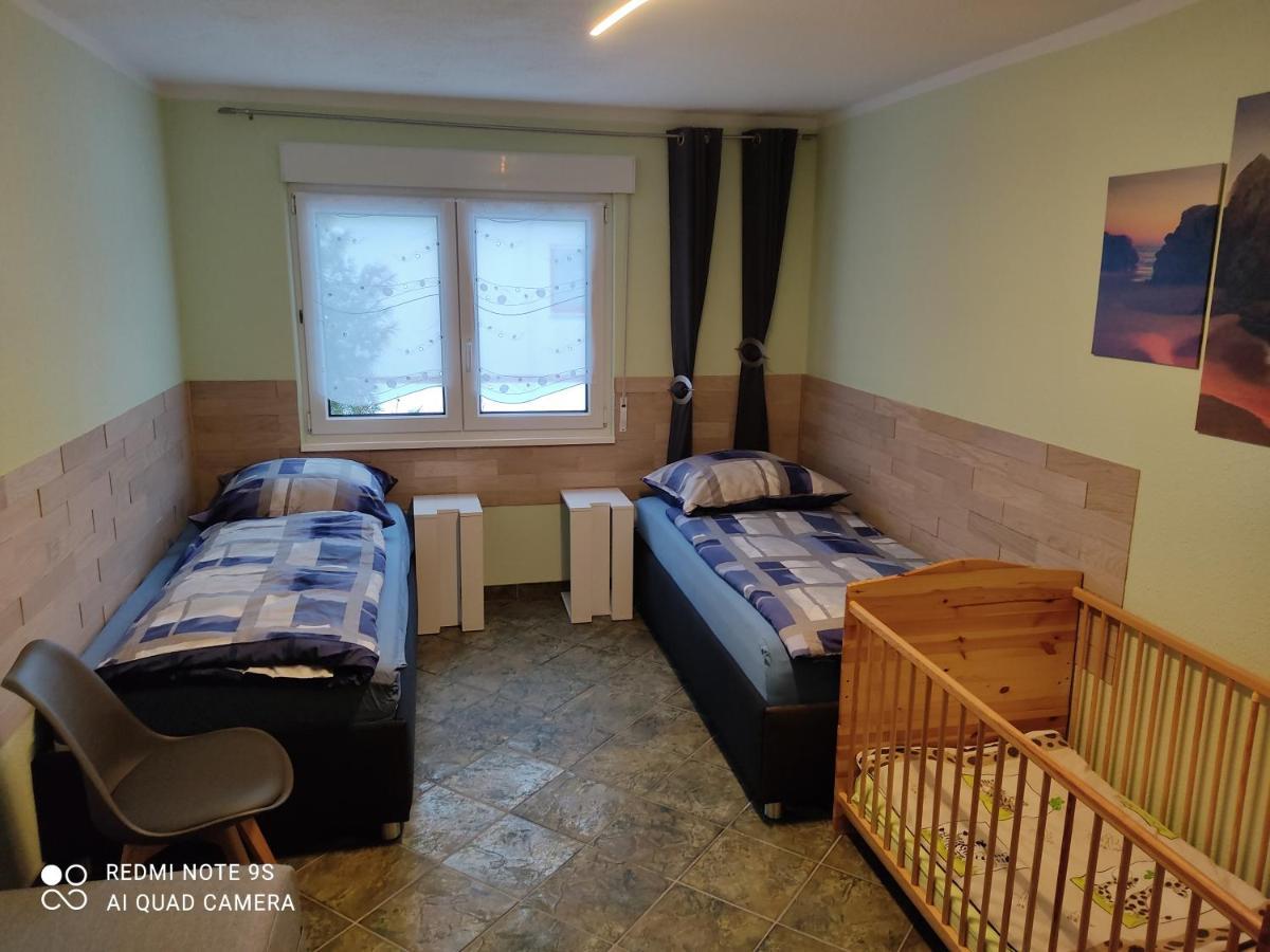 Grosszuegige Ferienwohnung Am Waldesrand Im Seenland Lauta Eksteriør billede